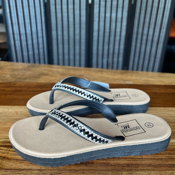 Other - Size 12 BRAND NEW NWT Summer Sandals Flip Flops Sparkly Kids Girls